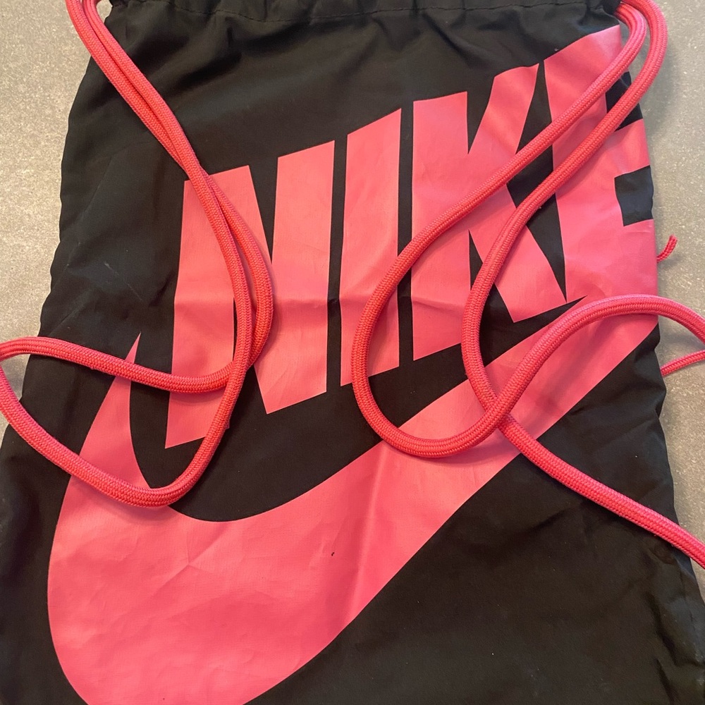 Nike Drawstring Cinch Bag - Pink